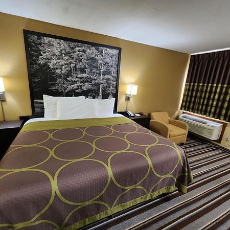 Super 8 By Wyndham Pine Bluff Hotell Exteriör bild
