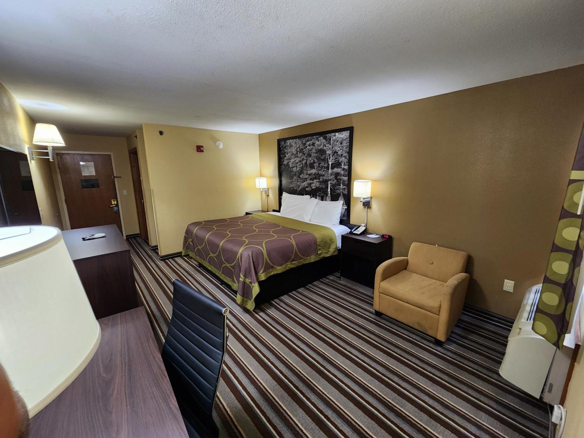 Super 8 By Wyndham Pine Bluff Hotell Exteriör bild