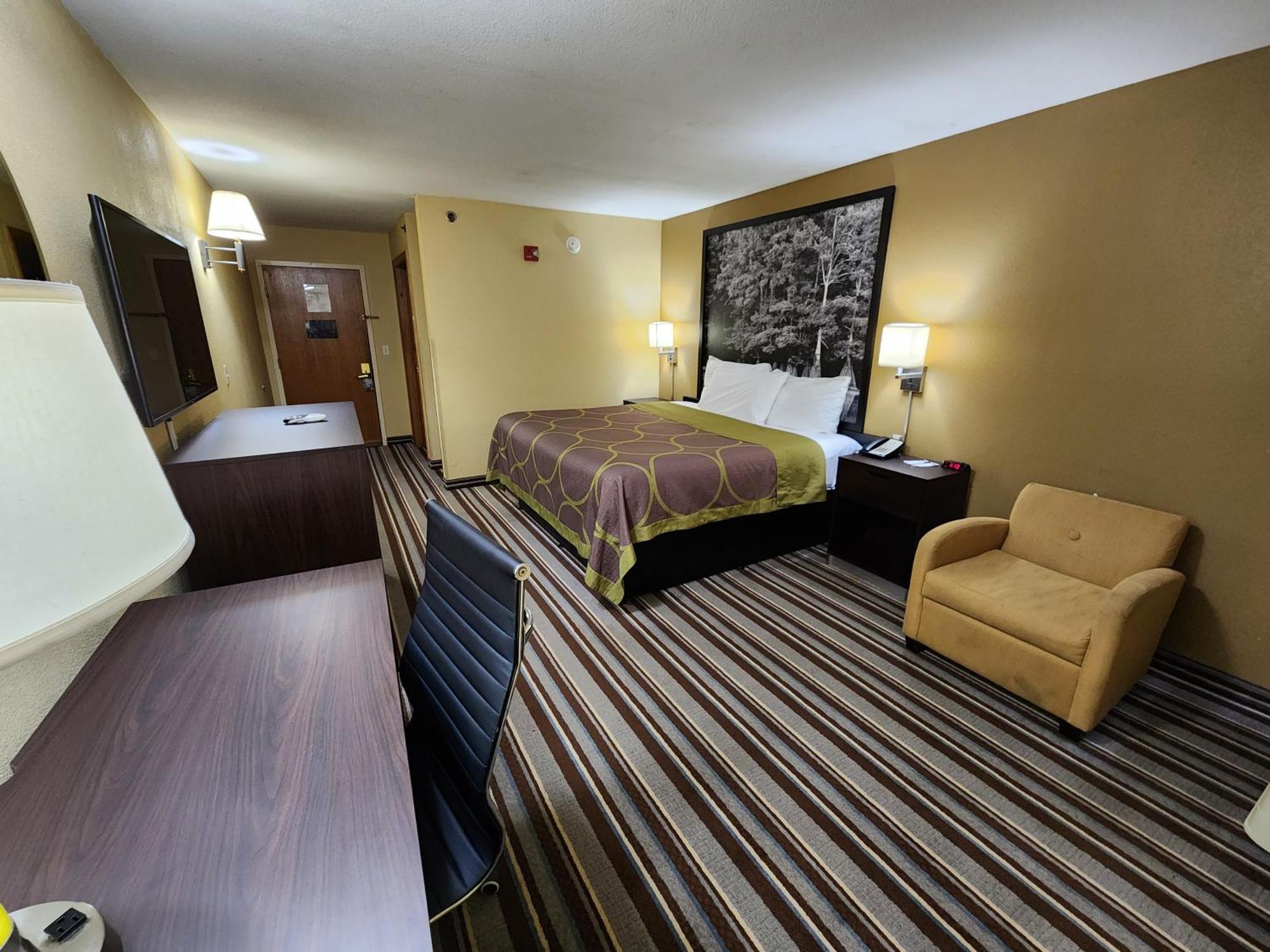 Super 8 By Wyndham Pine Bluff Hotell Exteriör bild