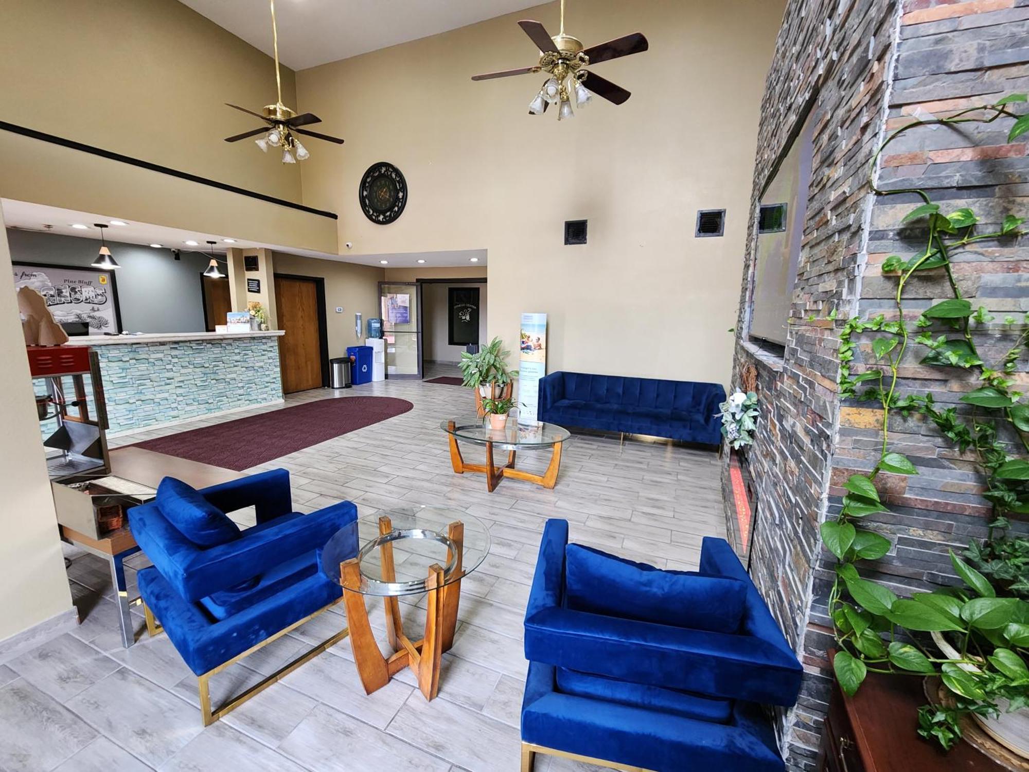 Super 8 By Wyndham Pine Bluff Hotell Exteriör bild